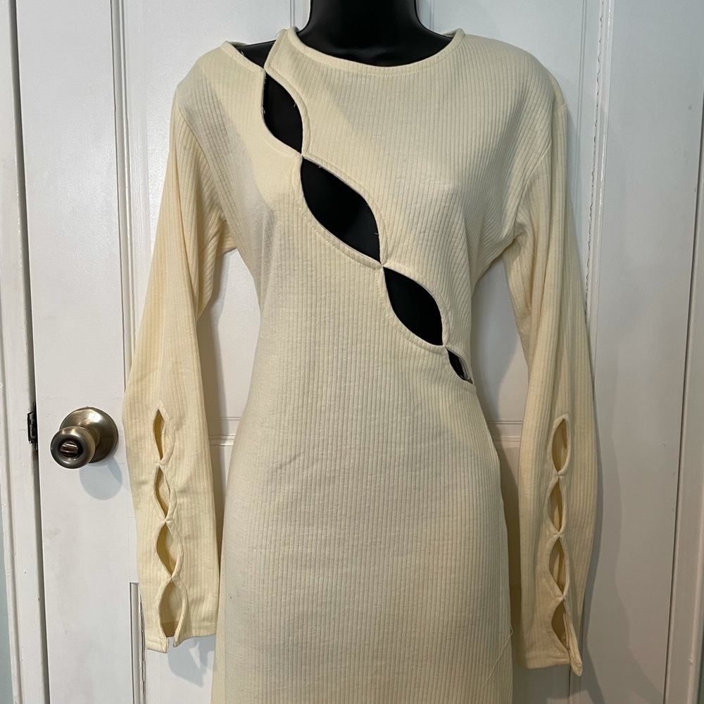 CREAM CUTOUT DETAIL MIDI DRESS - Picture 2 of 6